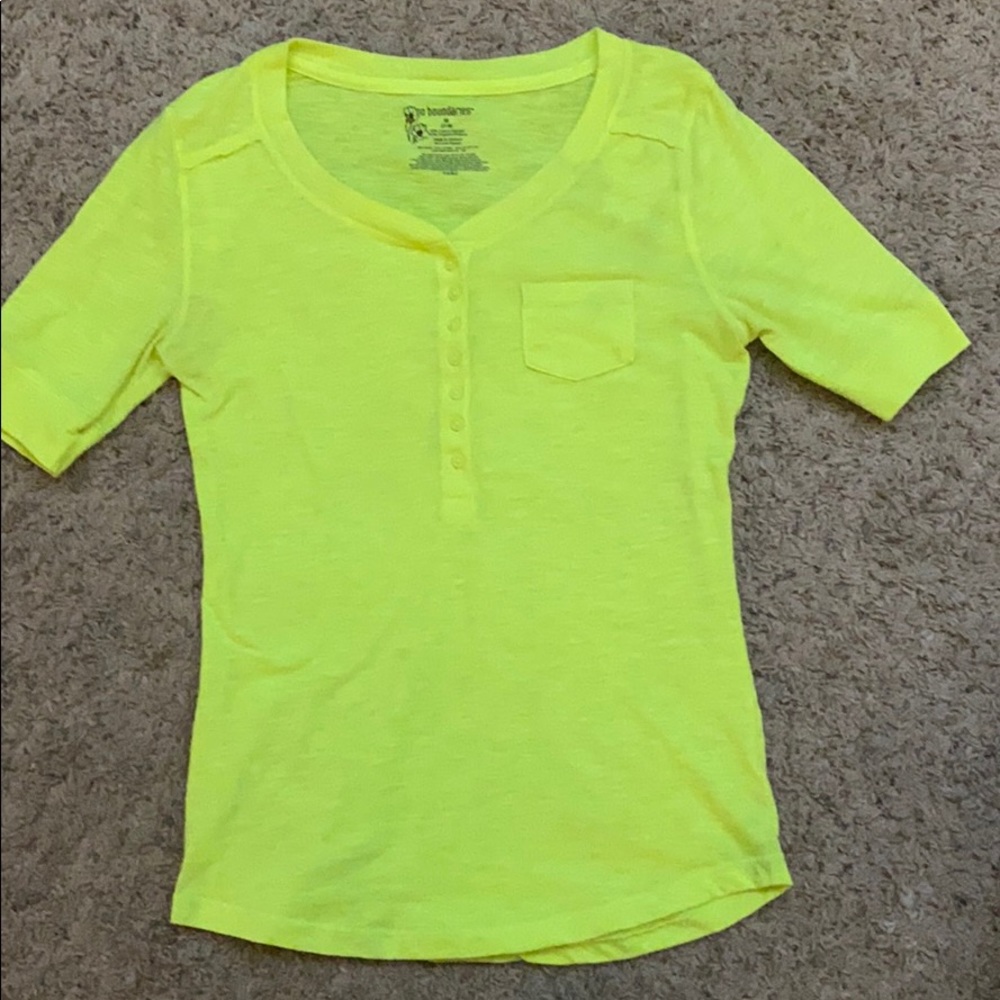 short sleeve shirt